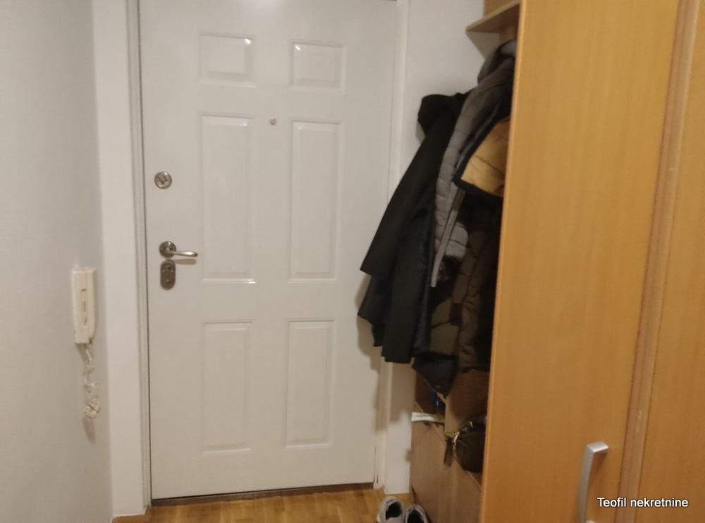 Stan na prodaju u Beogradu, Karaburma, jednoiposoban, 35m2, cena 125000 evra