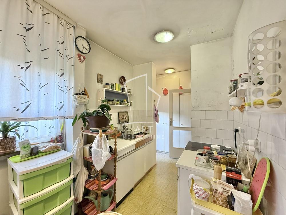 Stan na prodaju u Beogradu, Voždovac, troiposoban, 89m2, cena 265000 evra