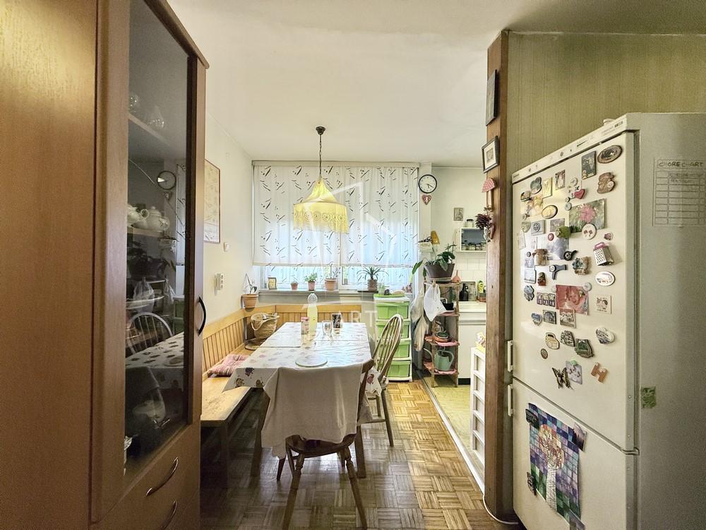 Stan na prodaju u Beogradu, Voždovac, troiposoban, 89m2, cena 265000 evra