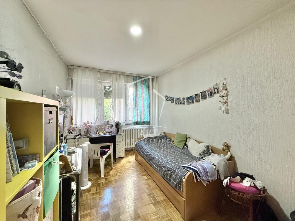 Stan na prodaju u Beogradu, Voždovac, troiposoban, 89m2, cena 265000 evra