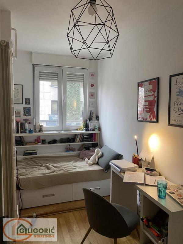 Stan na prodaju u Beogradu, Dorćol, trosoban, 64m2, cena 280000 evra