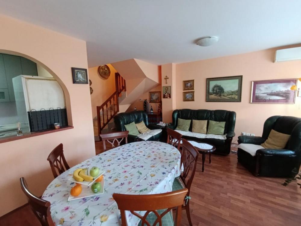 Stan na prodaju u Beogradu, cetvorosoban, 95m2, cena 120000 evra