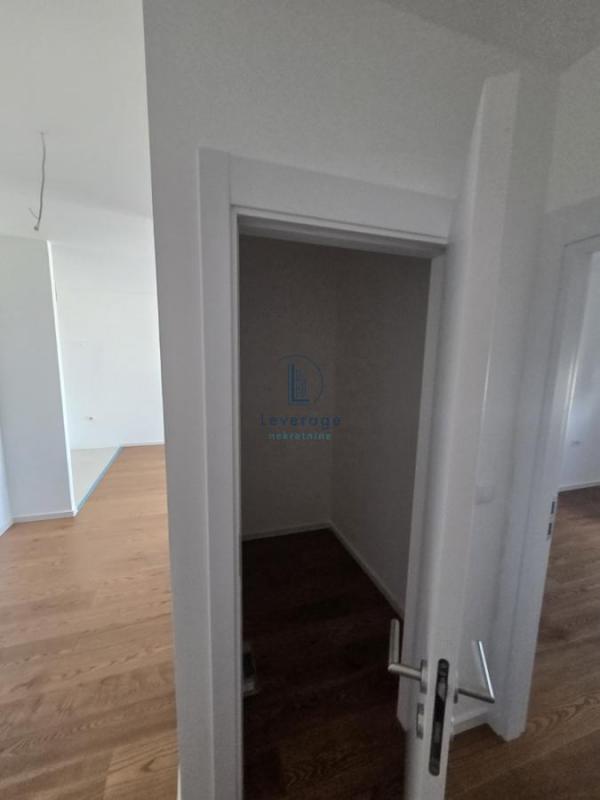 Stan na prodaju u Beogradu, Višnjička banja, trosoban, 67m2, cena 203500 evra