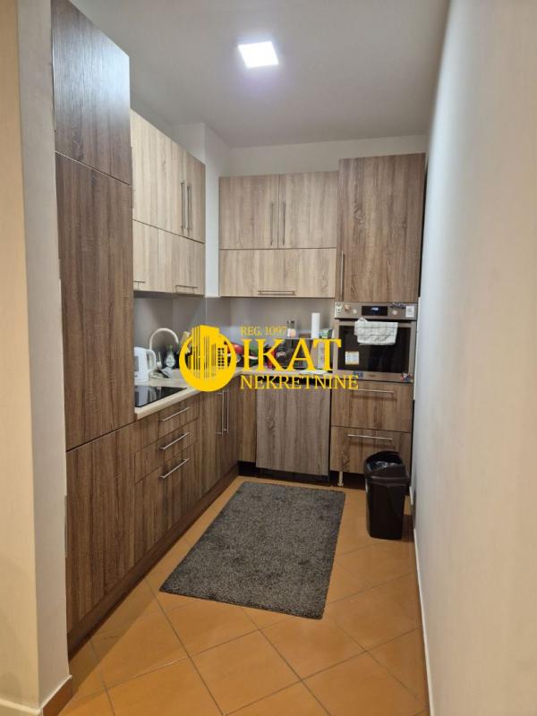 Stan na prodaju u Beogradu, Karaburma, cetvorosoban, 74m2, cena 305000 evra