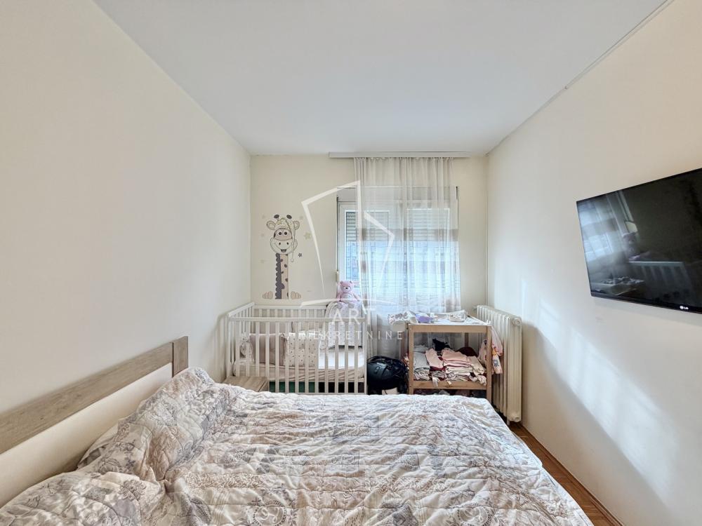 Stan na prodaju u Beogradu, Novi Beograd blok 63, dvoiposoban, 63m2, cena 210000 evra