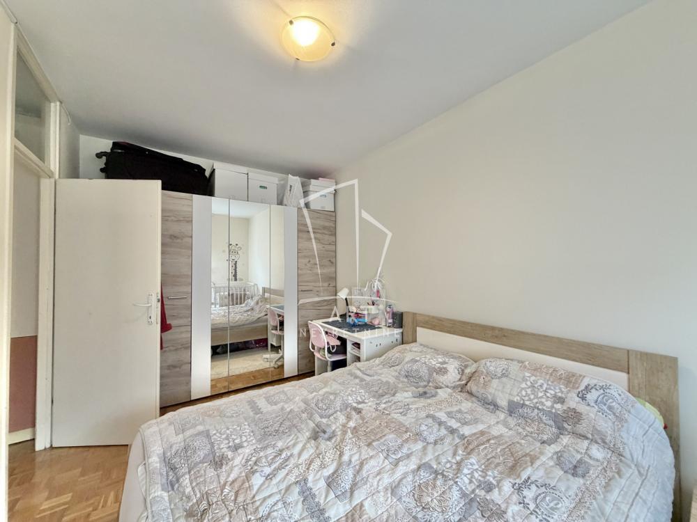 Stan na prodaju u Beogradu, Novi Beograd blok 63, dvoiposoban, 63m2, cena 210000 evra