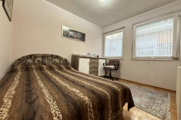 Stan na prodaju u Beogradu, Šumice, dvoiposoban, 65m2, cena 225000 evra