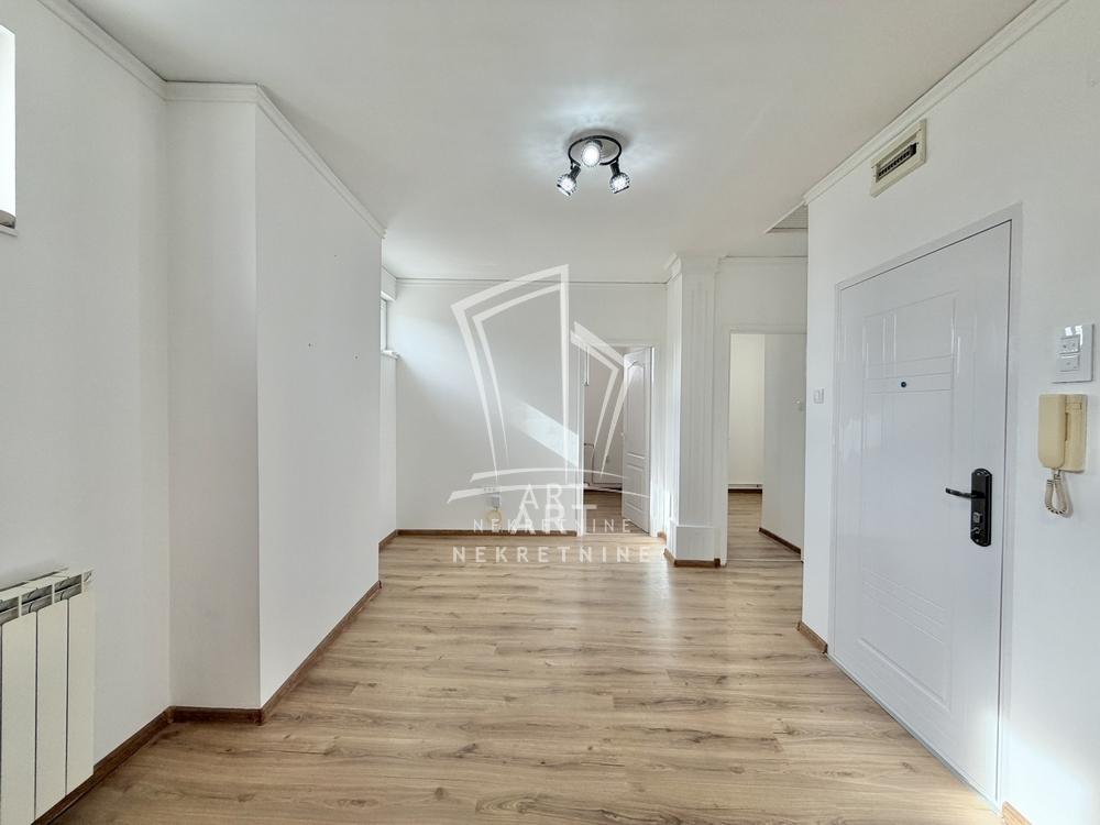 Stan na prodaju u Beogradu, Miljakovac, dvoiposoban, 36m2, cena 99900 evra