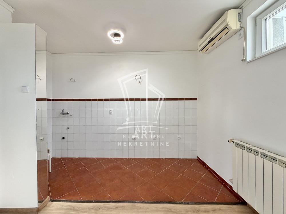 Stan na prodaju u Beogradu, Miljakovac, dvoiposoban, 36m2, cena 99900 evra