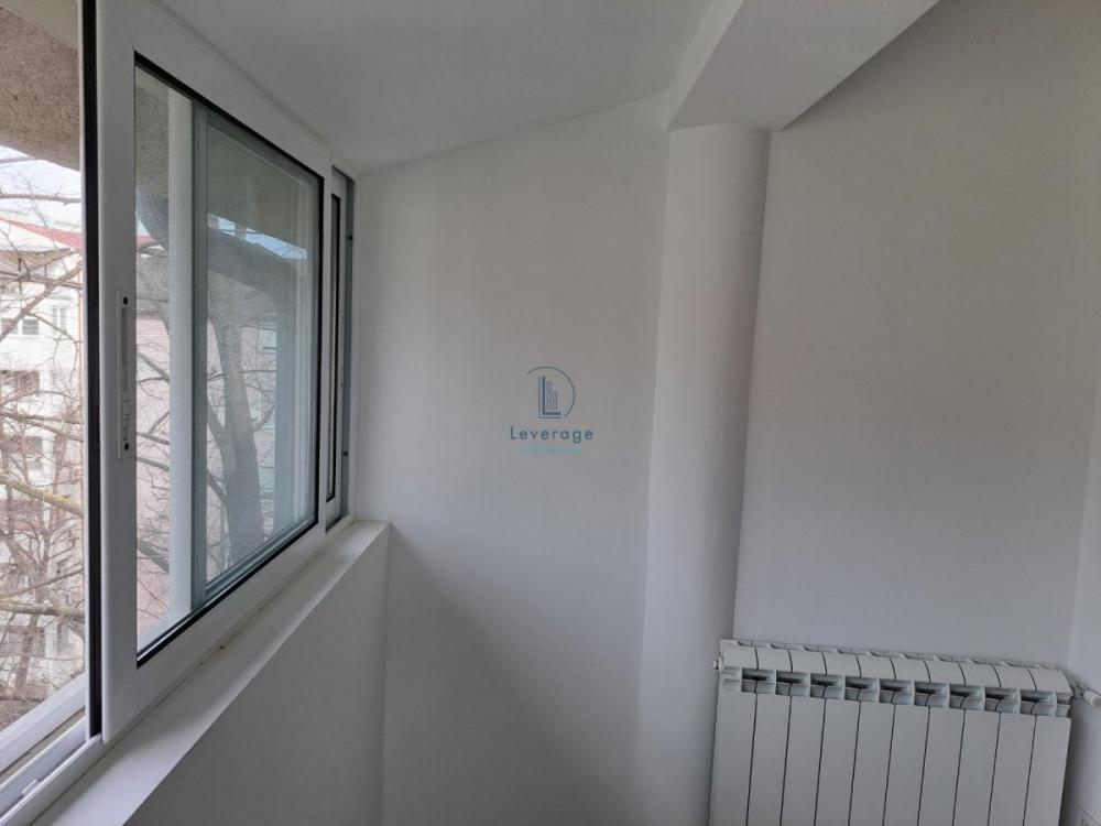 Stan na prodaju u Beogradu, Karaburma, trosoban, 48m2, cena 140000 evra