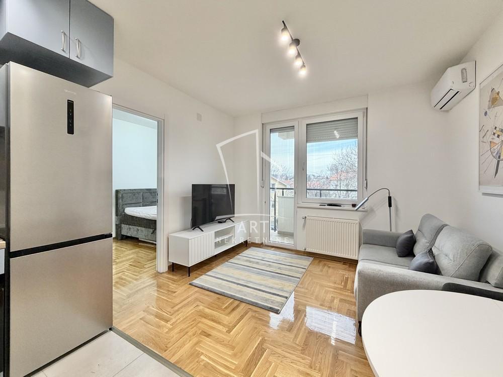 Stan na prodaju u Beogradu, Banjica, dvosoban, 36m2, cena 148000 evra