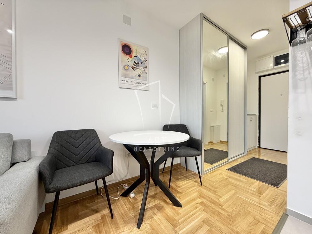 Stan na prodaju u Beogradu, Banjica, dvosoban, 36m2, cena 148000 evra