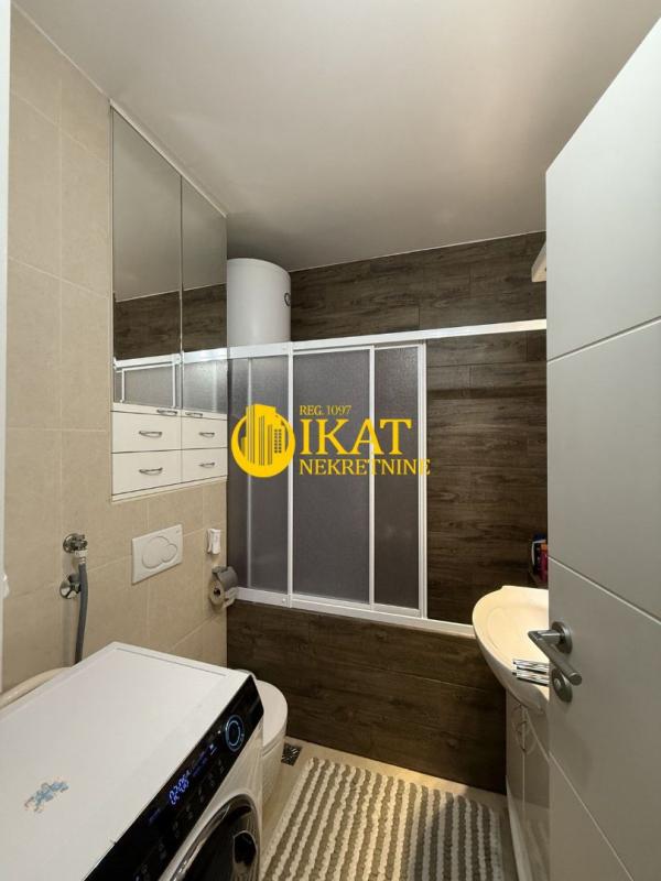 Stan na prodaju u Beogradu, Novi Beograd, trosoban, 85m2, cena 439000 evra