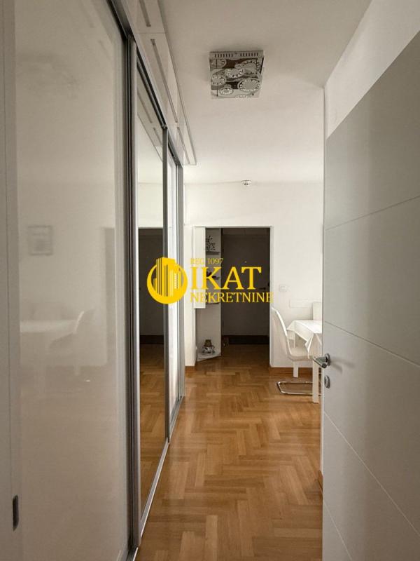 Stan na prodaju u Beogradu, Novi Beograd, trosoban, 85m2, cena 439000 evra