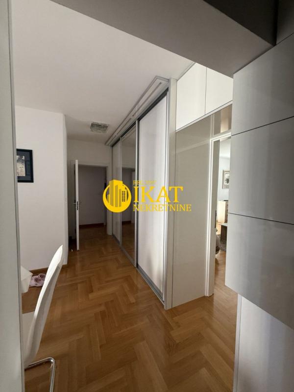 Stan na prodaju u Beogradu, Novi Beograd, trosoban, 85m2, cena 439000 evra