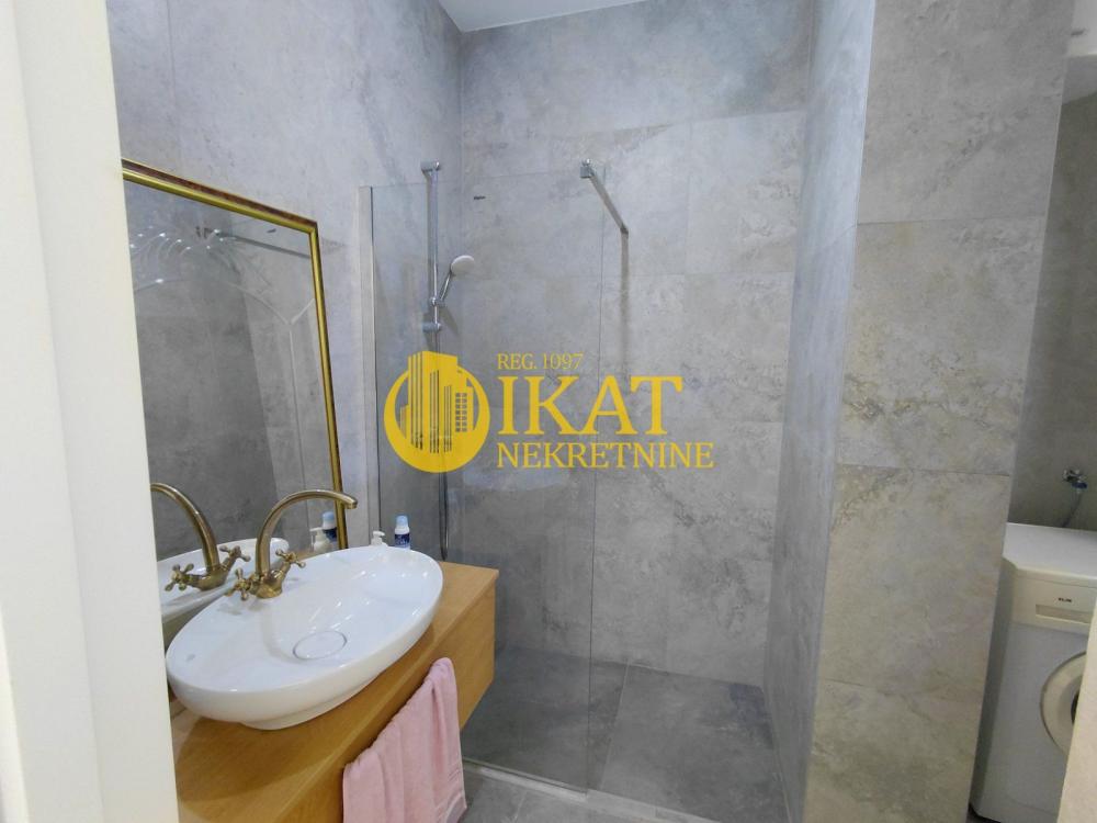 Stan na prodaju u Beogradu, Stari grad, dvosoban, 87m2, cena 289900 evra