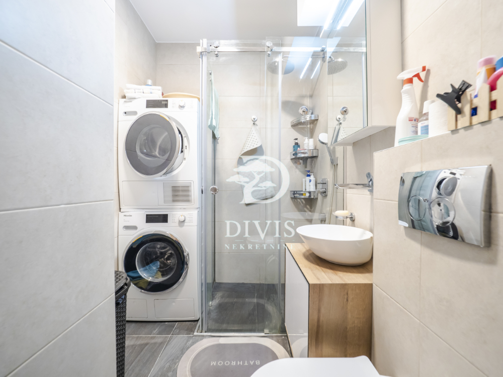 Stan na prodaju u Beogradu, Dorćol, 71m2, cena 370000 evra