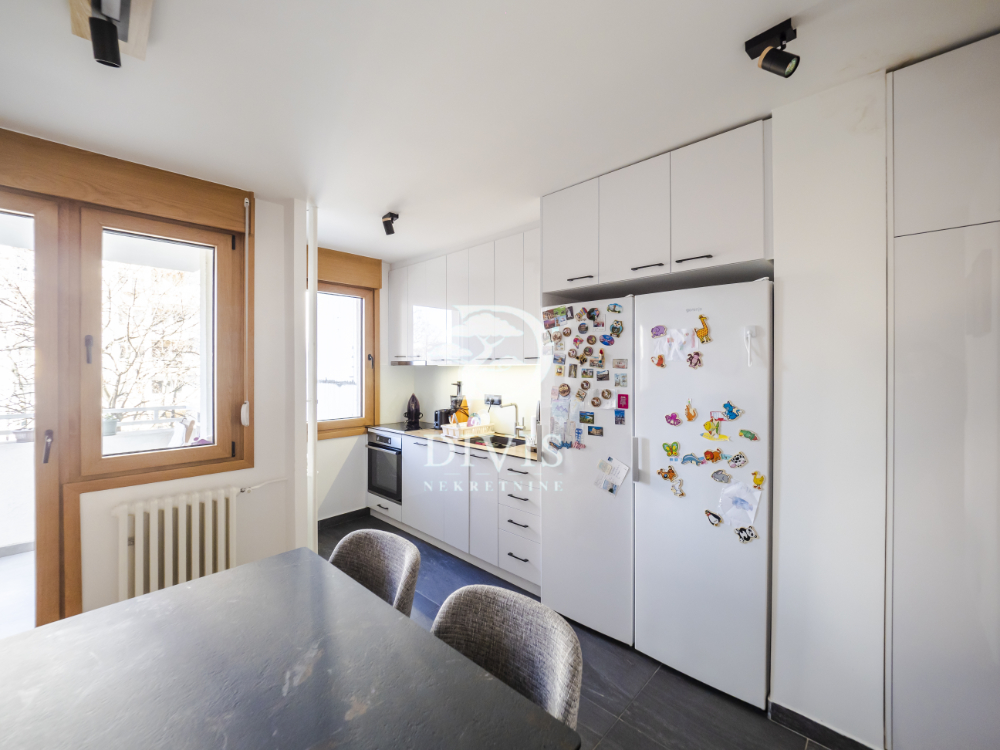 Stan na prodaju u Beogradu, Dorćol, 71m2, cena 370000 evra