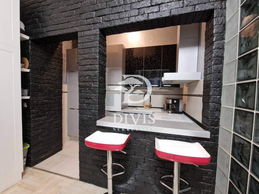 Stan na prodaju u Beogradu, Kalenić pijaca, dvosoban, 71m2, cena 285000 evra