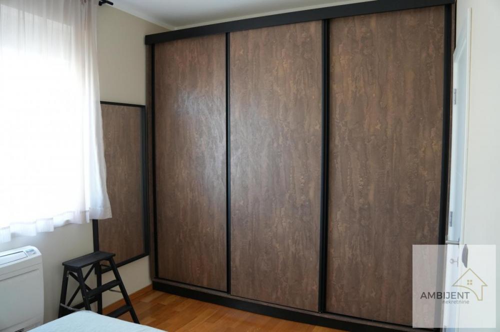 Stan na prodaju u Beogradu, Zvezdara, troiposoban, 83m2, cena 305000 evra