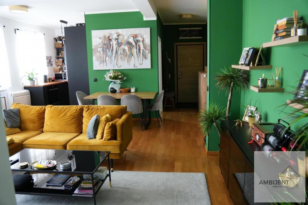 Stan na prodaju u Beogradu, Zvezdara, troiposoban, 83m2, cena 305000 evra