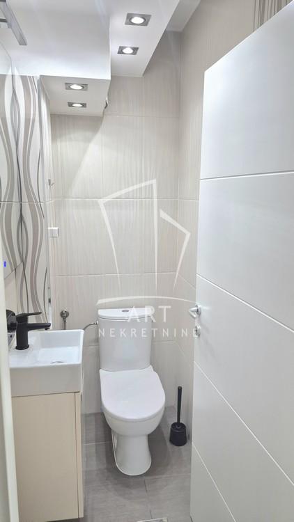 Stan na prodaju u Beogradu, Čukarica, cetvorosoban, 90m2, cena 260000 evra