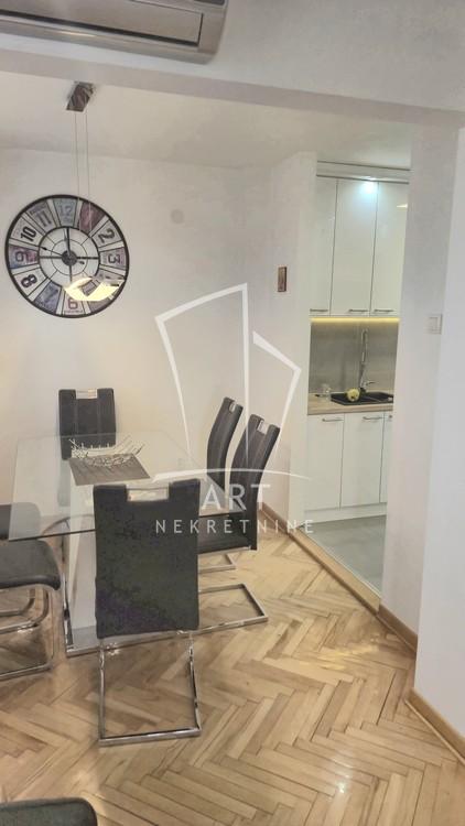 Stan na prodaju u Beogradu, Čukarica, cetvorosoban, 90m2, cena 260000 evra