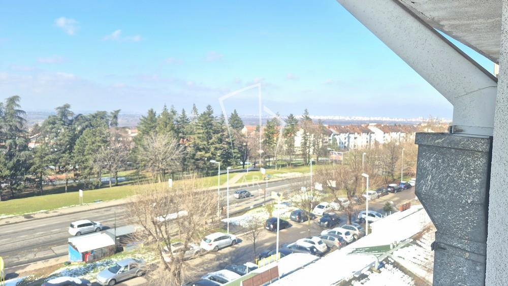 Stan na prodaju u Beogradu, Čukarica, cetvorosoban, 90m2, cena 260000 evra