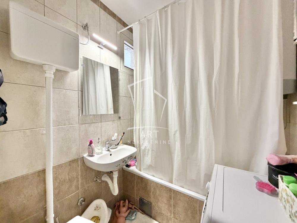 Stan na prodaju u Beogradu, Save Kovačevića, dvoiposoban, 54m2, cena 138000 evra