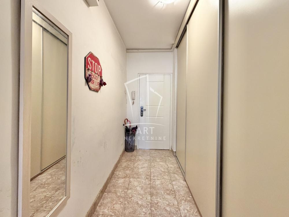 Stan na prodaju u Beogradu, Save Kovačevića, dvoiposoban, 54m2, cena 138000 evra