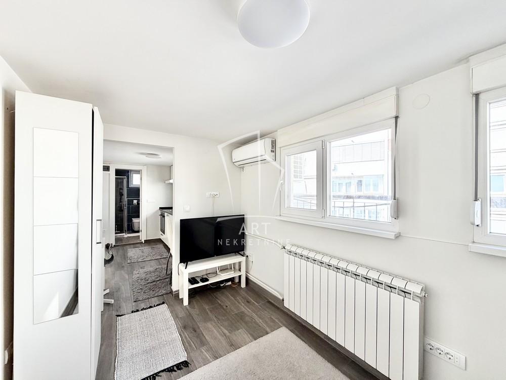 Stan na prodaju u Beogradu, Stari grad, 23m2, cena 115000 evra