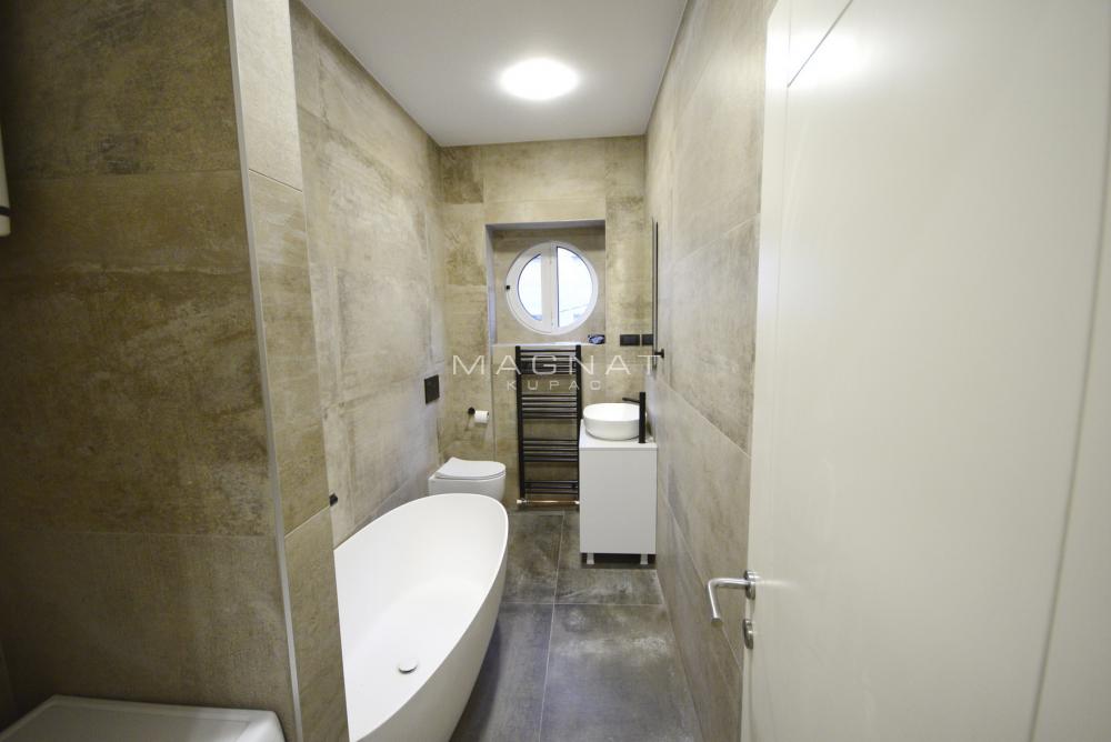 Stan na prodaju u Beogradu, Vračar, cetvorosoban, 108m2, cena 485000 evra