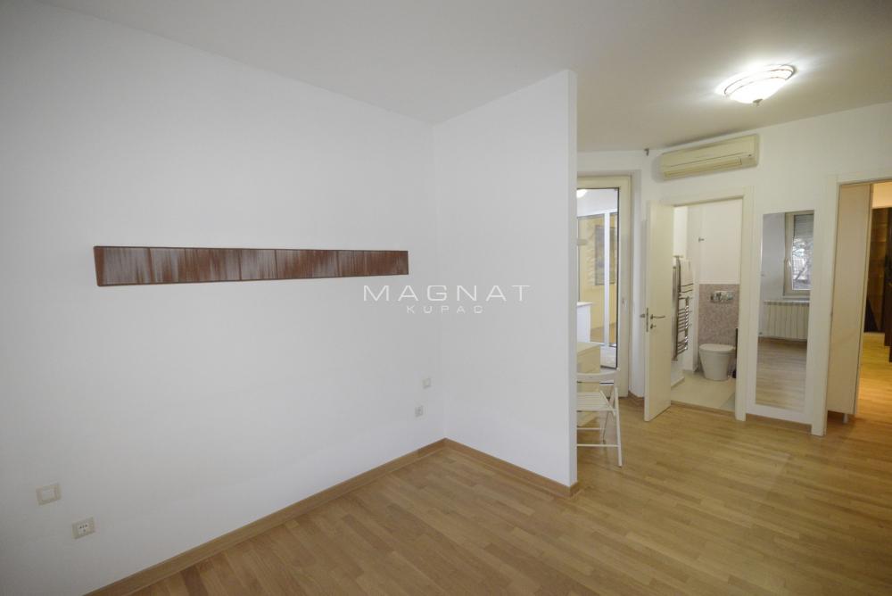 Stan na prodaju u Beogradu, Vračar, cetvorosoban, 108m2, cena 485000 evra