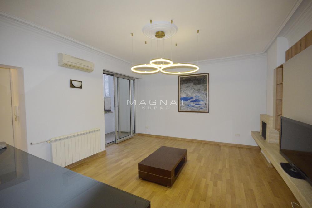 Stan na prodaju u Beogradu, Vračar, cetvorosoban, 108m2, cena 485000 evra