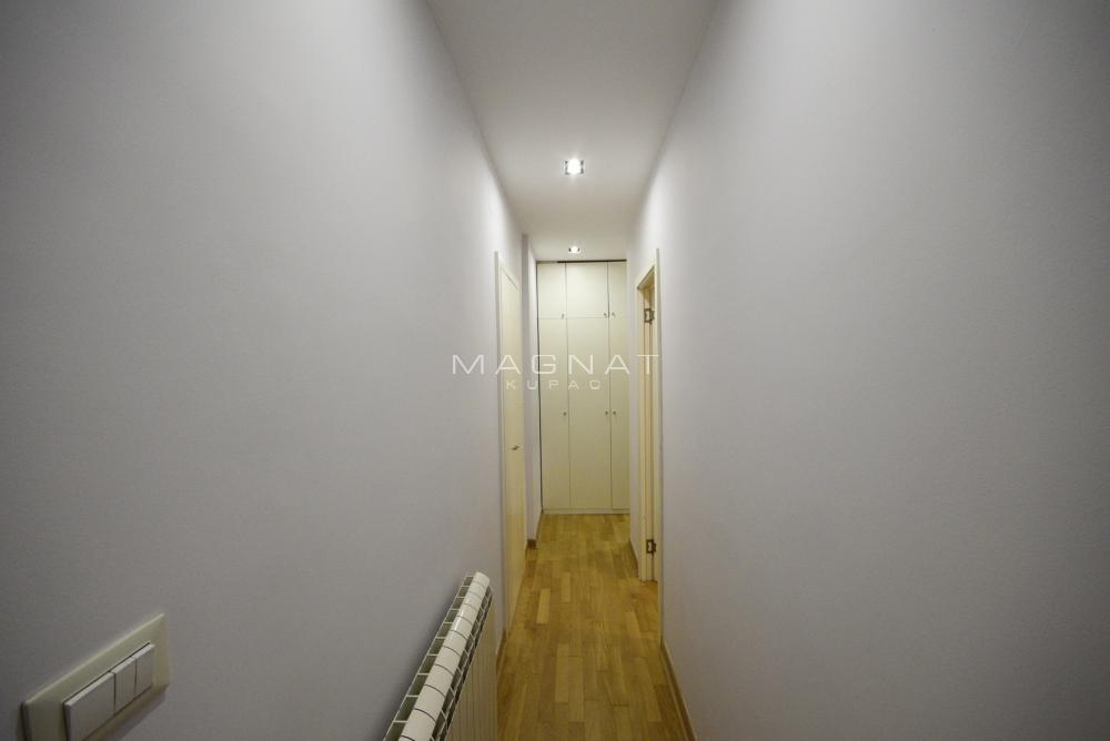 Stan na prodaju u Beogradu, Vračar, cetvorosoban, 108m2, cena 485000 evra