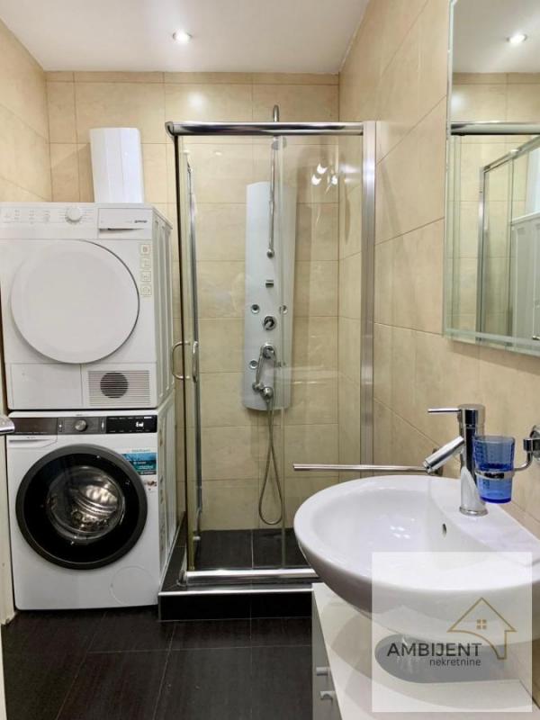 Stan na prodaju u Beogradu, Zvezdara, troiposoban, 157m2, cena 392000 evra