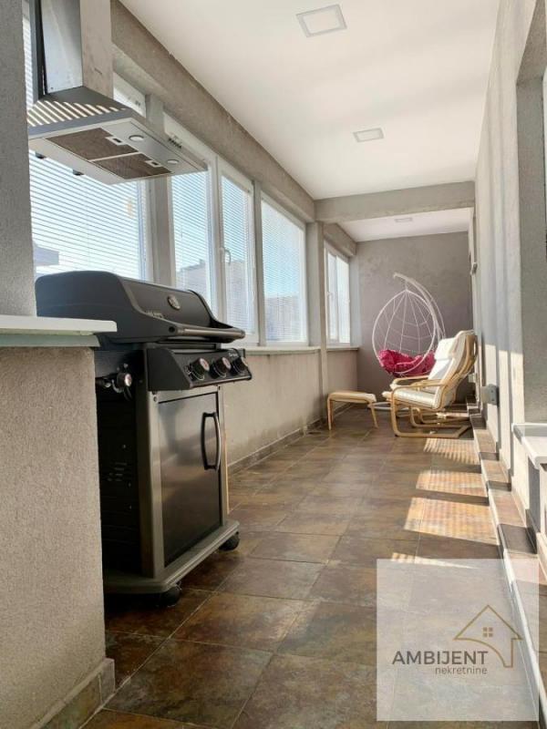 Stan na prodaju u Beogradu, Zvezdara, troiposoban, 157m2, cena 392000 evra