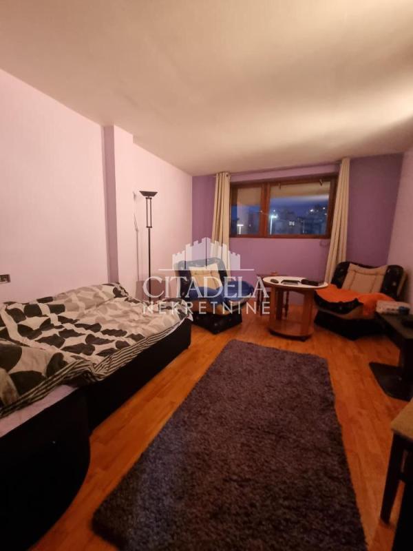 Stan na prodaju u Beogradu, Savski venac, trosoban, 74m2, cena 240000 evra