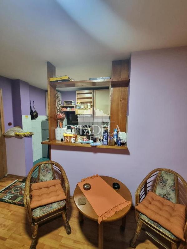 Stan na prodaju u Beogradu, Savski venac, trosoban, 74m2, cena 240000 evra