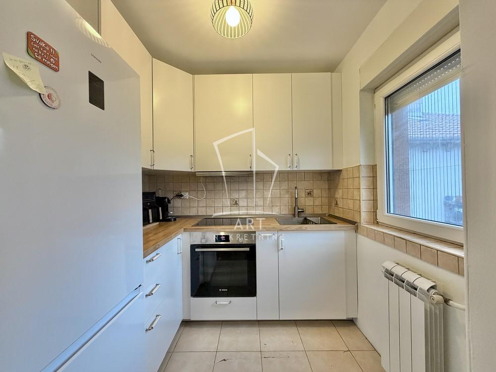 Stan na prodaju u Beogradu, Vračar, dvoiposoban, 53m2, cena 288000 evra