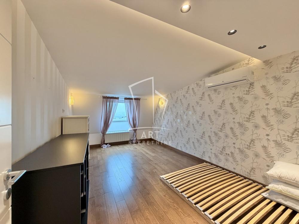 Stan na prodaju u Beogradu, Vračar (Hram), 255m2, cena 1200000 evra