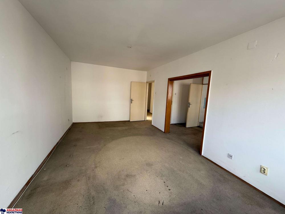 Stan na prodaju u Beogradu, Novi Beograd blok 70 (Kineski TC), dvosoban, 72m2, cena 239000 evra