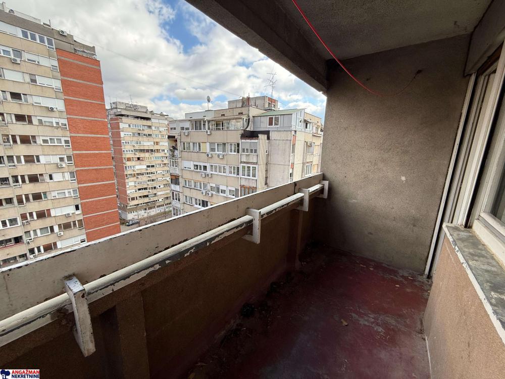 Stan na prodaju u Beogradu, Novi Beograd blok 70 (Kineski TC), dvosoban, 72m2, cena 239000 evra