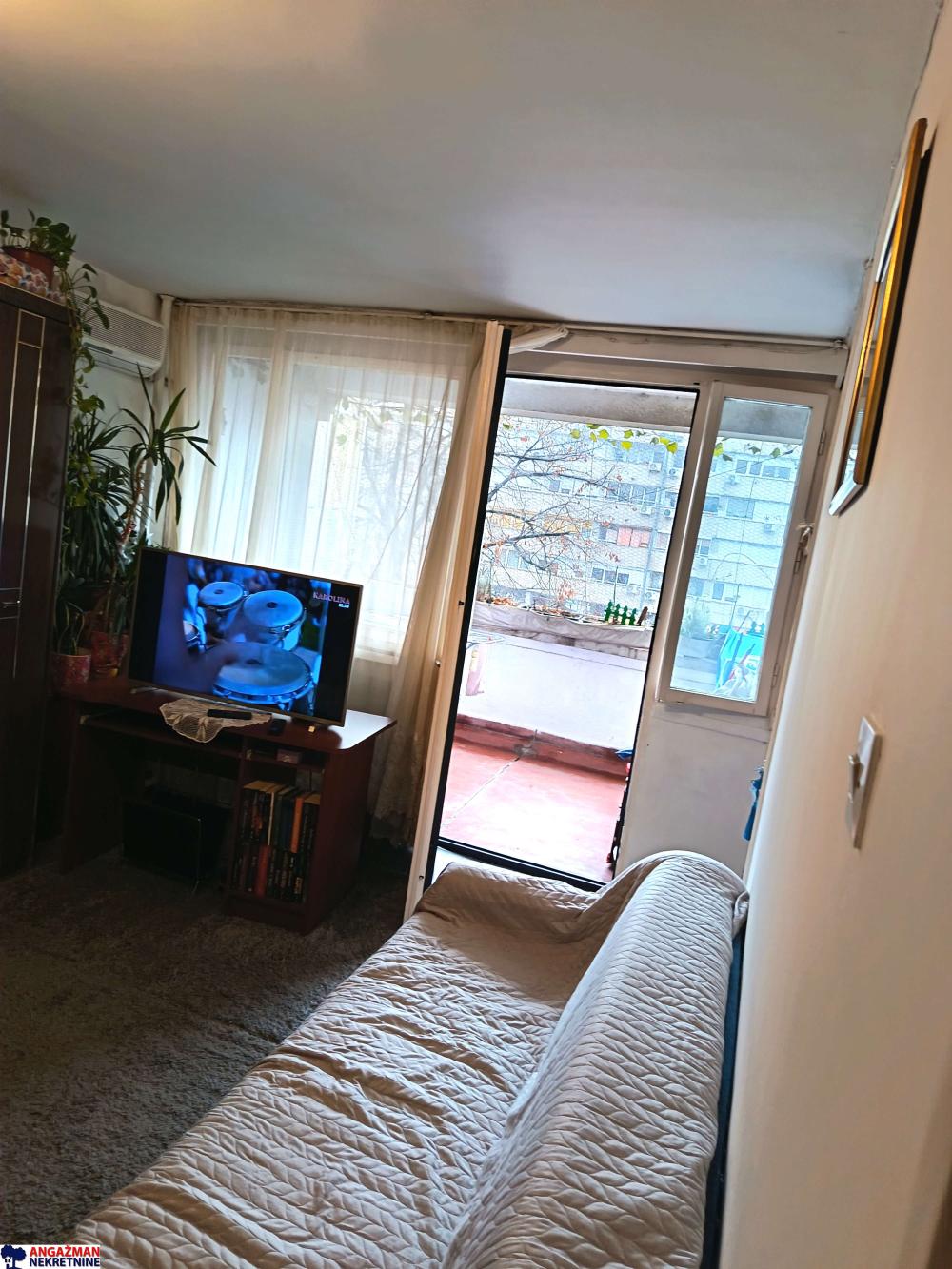 Stan na prodaju u Beogradu, Novi Beograd blok 21 (10. gimnazija), dvosoban, 55m2, cena 230000 evra