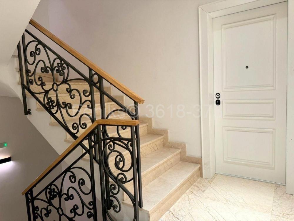 Stan na prodaju u Beogradu, Vračar (Hram), cetvorosoban, 222m2, cena 1177000 evra