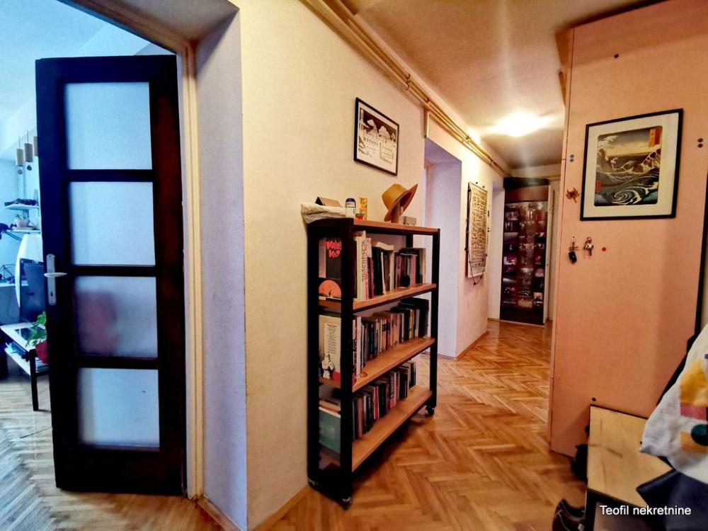 Stan na prodaju u Beogradu, Topličin venac, trosoban, 72m2, cena 271000 evra