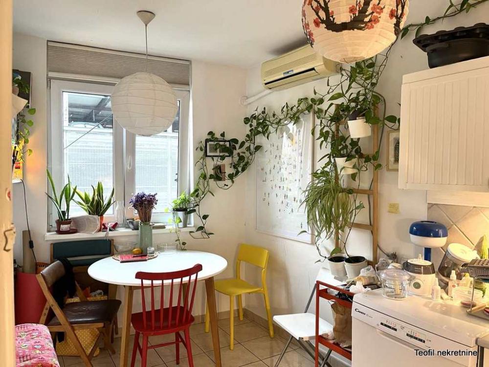 Stan na prodaju u Beogradu, Topličin venac, trosoban, 72m2, cena 271000 evra