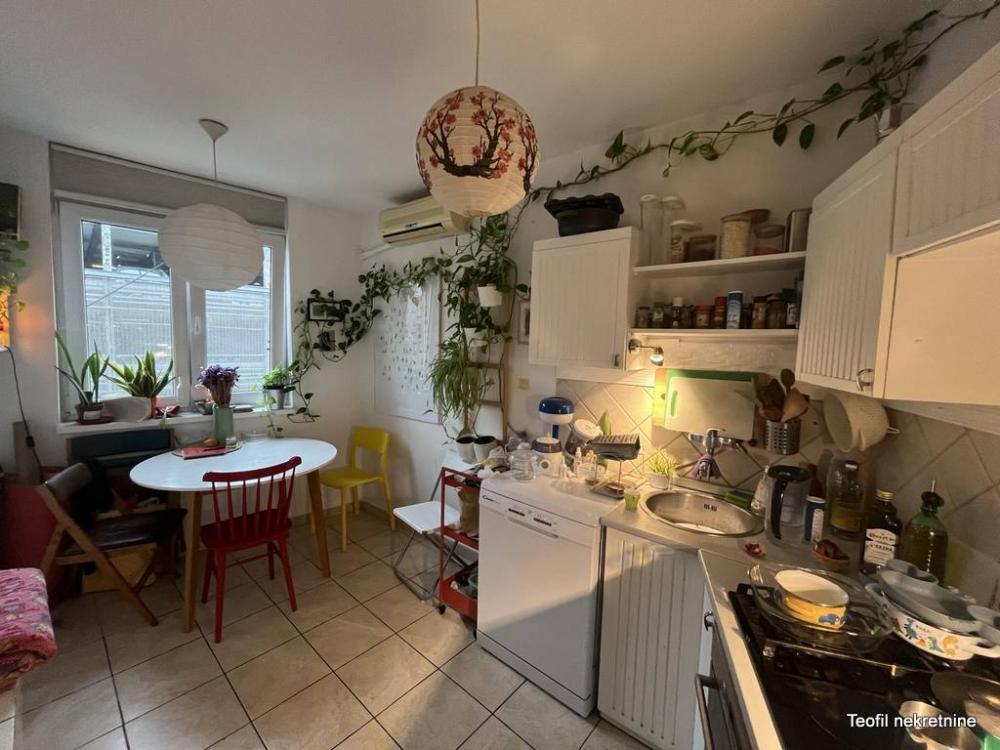 Stan na prodaju u Beogradu, Topličin venac, trosoban, 72m2, cena 271000 evra