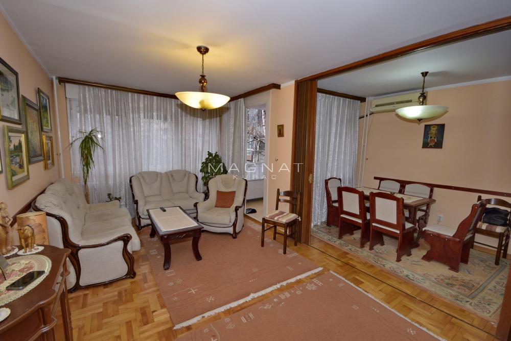 Stan na prodaju u Beogradu, Voždovac, troiposoban, 95m2, cena 270000 evra