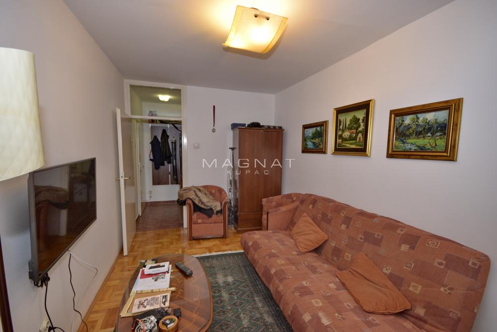 Stan na prodaju u Beogradu, Voždovac, troiposoban, 95m2, cena 270000 evra